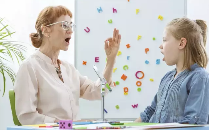 构音障碍孩子如何能吐字清楚?家长需要这么做!_训练