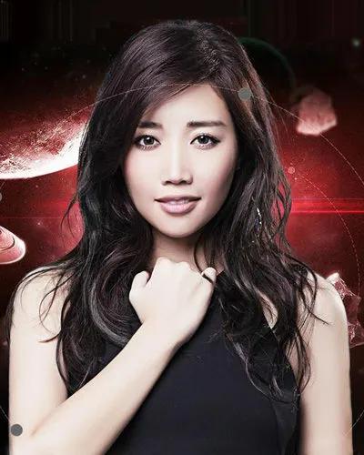 甚至意外引发黄甘霖家亲戚间的七嘴八舌,讨论两人的婚姻状况.