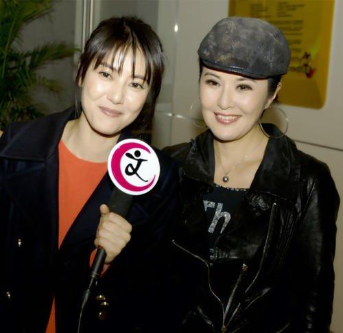 《咱们结婚吧》中让人又爱又恨,势利的蓝彩萍;《离婚前规则》里刻薄的