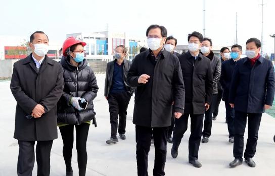 (记者 蒋凯)2月27日上午,市委书记刘志明带领相关部门负责人,调研黄桥