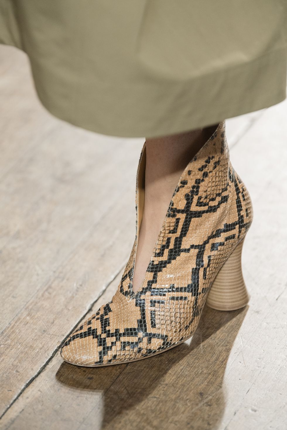 2020fw伦敦时装周鞋款精选victoriabeckham重温辣妹合唱团时代品味