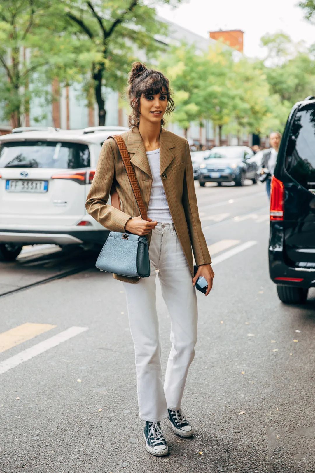 2020年流行不合身最新时尚街拍教你如何买如何穿