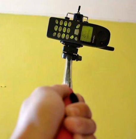 买了个自拍杆!可是手机