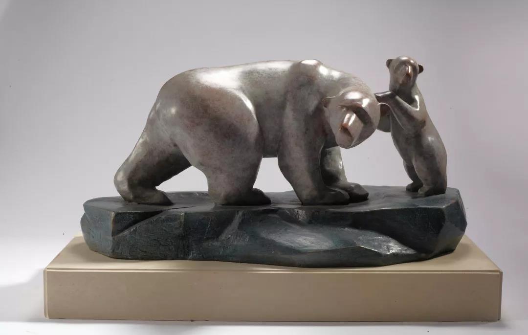 李蓝迪游走于地球两端极地的雕塑家