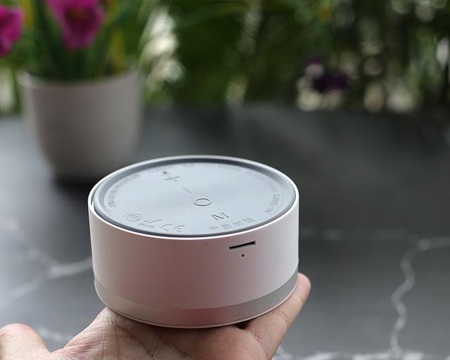 简洁便携设计声音洪亮的入门级m11蓝牙音