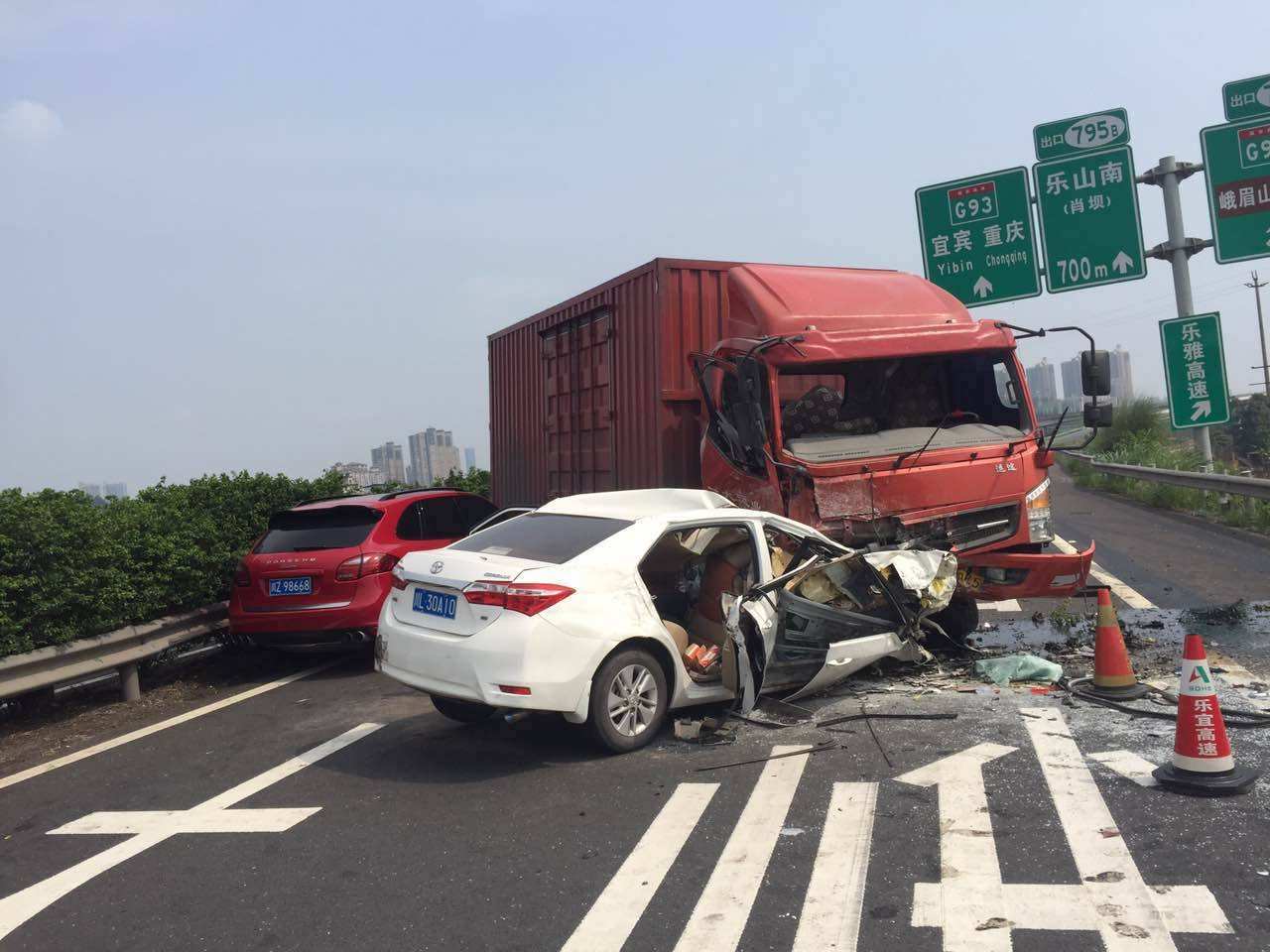 抗疫情防事故,牢记高速开车"十忌",千万不要冒险尝试!