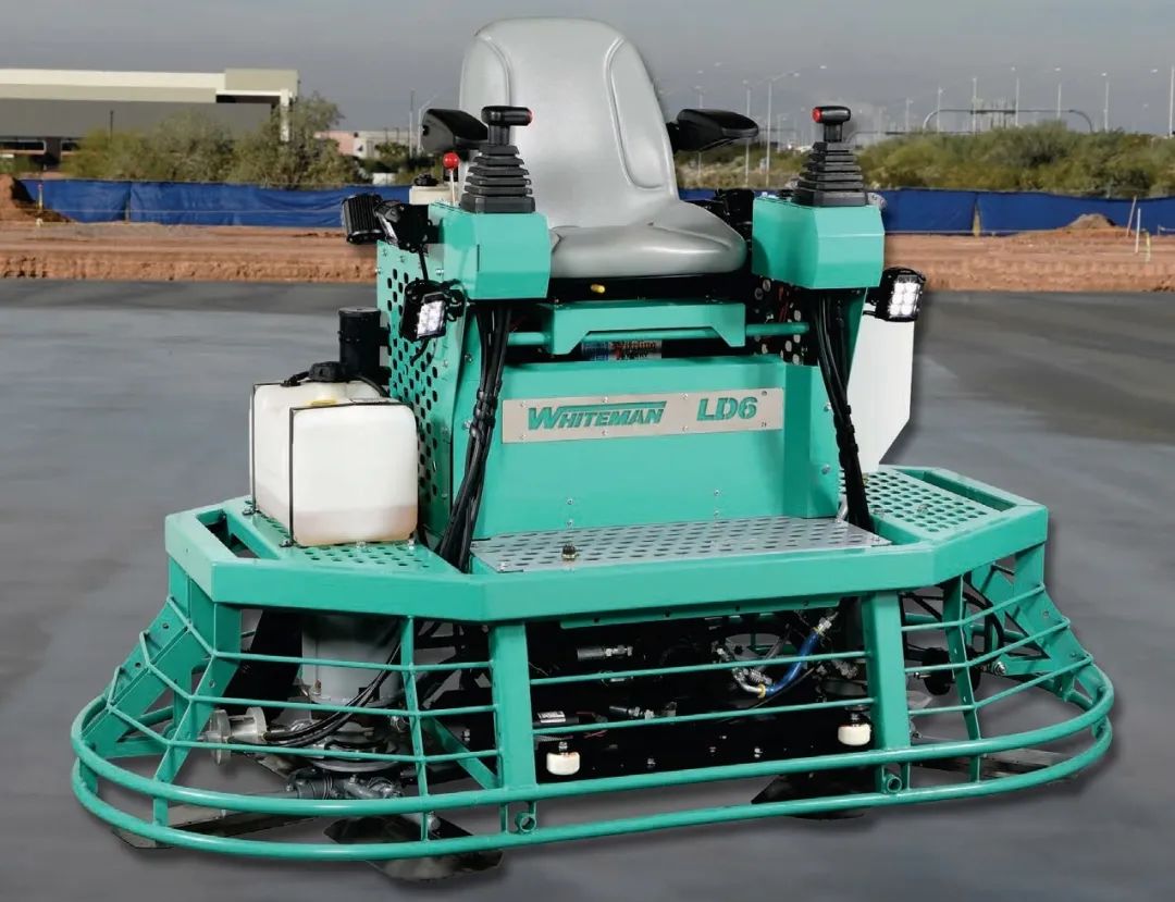 据mq介绍,该836款座驾抹光机是当今市场上唯一的全液压式836座驾式抹