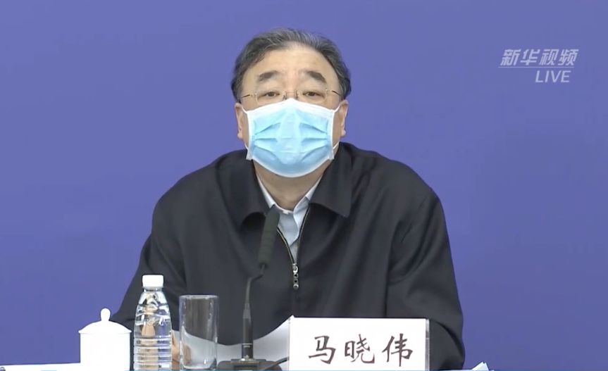 孙春兰副总理果断作出建设方舱医院的决定,武汉市长周先旺靠前指挥
