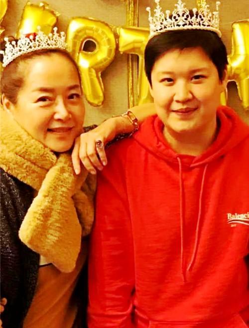 恬妞曝女儿小学毕业就出国念书笑小孩像长辈