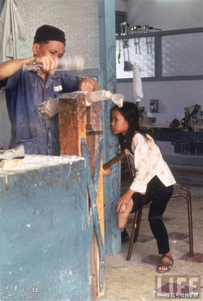 美国生活杂志封面刊登的越战中失去右腿的女孩后来怎样了