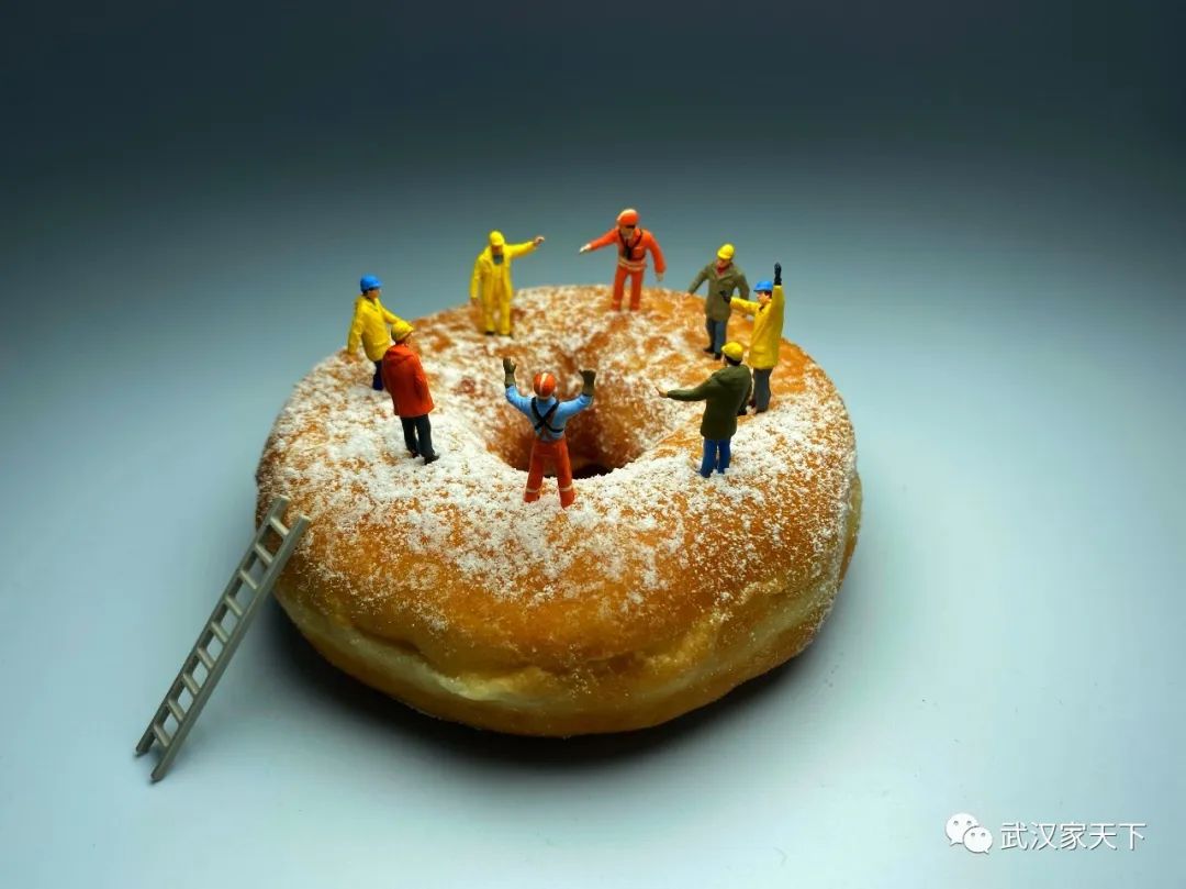 封城封路,不封心!武汉小妹用手机创意了一组 "唯美小人国" 摄影作品