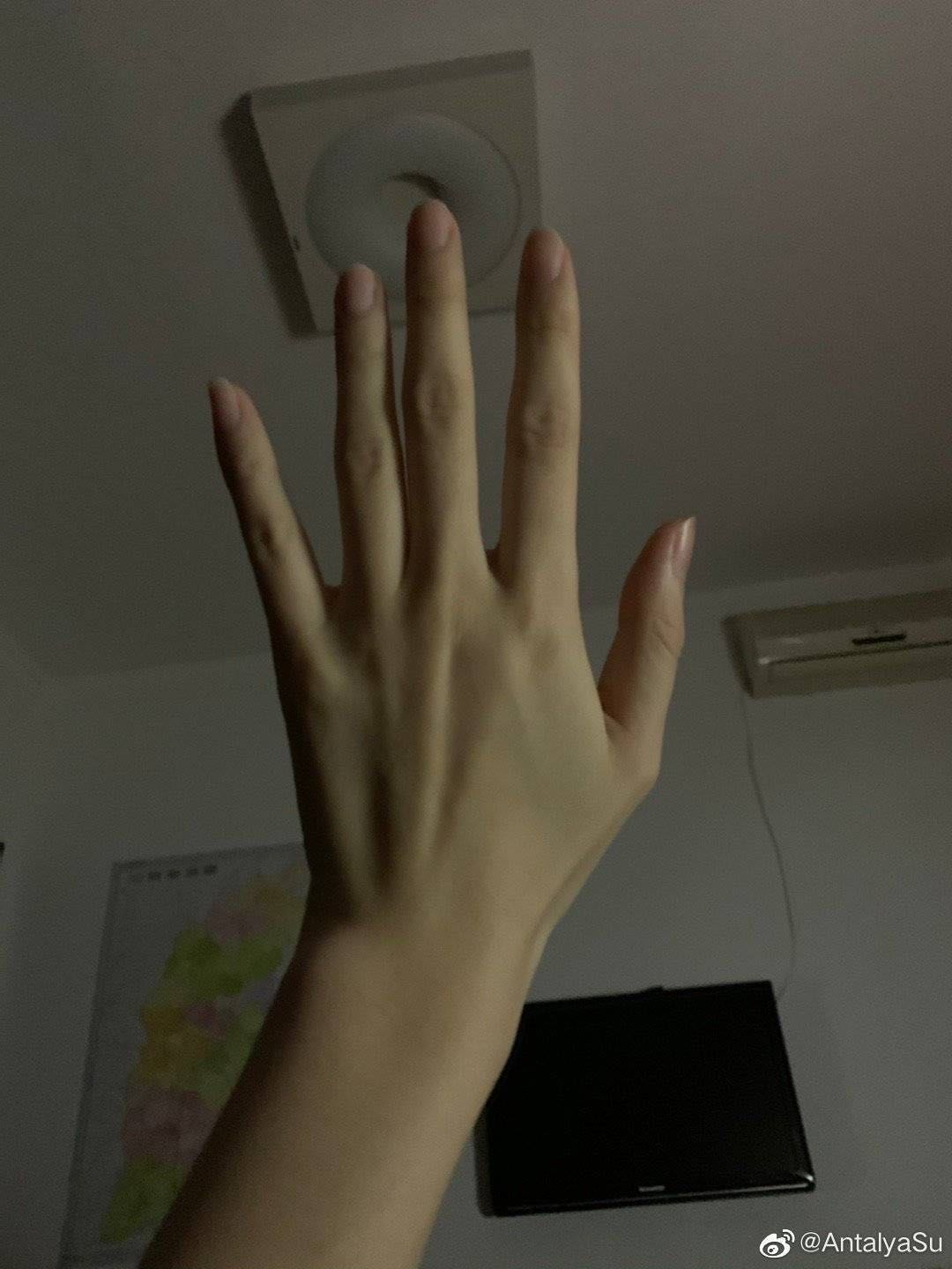 手控福利丨因为一双手爱上一个人_美甲