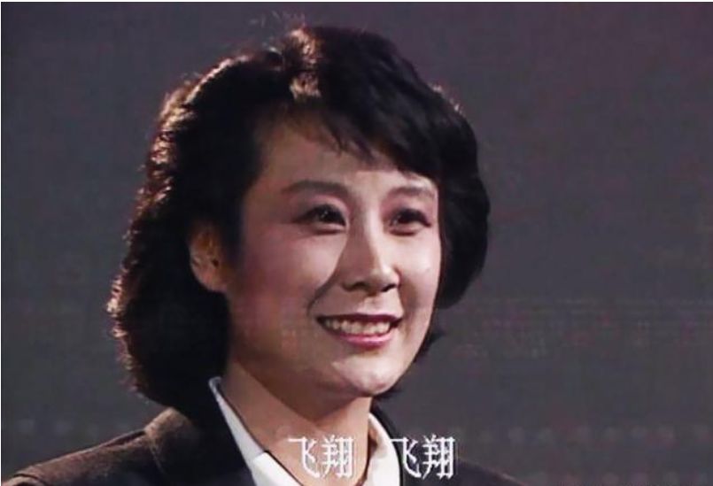 当年还在老山前线,新娘于民刚曾是他的同学,在青岛市歌舞团任独唱演员