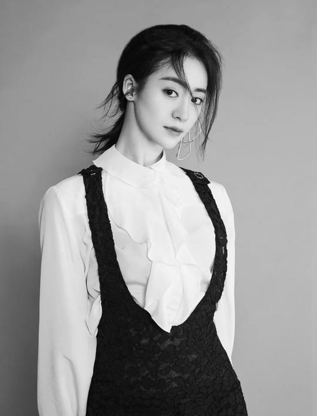 演员依灵签约东洋天映 星途漫漫并肩前行