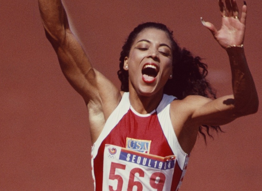 飞行药检前她匆忙退役,禁药传言终生未破,没人知道她怎么死_乔伊娜