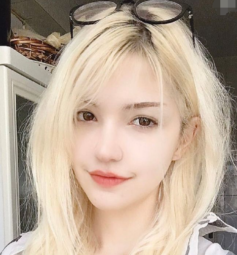 lol又迎来一名颜值爆棚的职业女选手,观众的福利又来了!