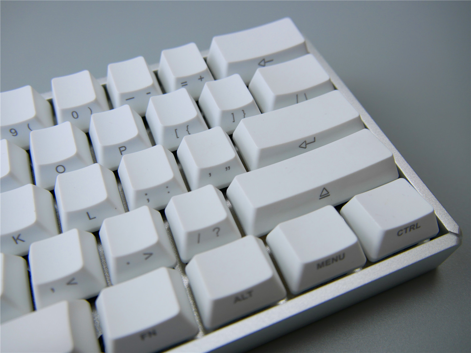 铝厂初体验iqunixf60蓝牙机械键盘