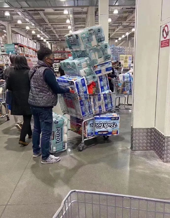 居然抢光了厕纸?随着日