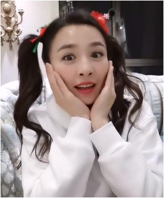 49岁张庭晒日常素颜憔悴肤色暗黑昔日冻龄女神难逃岁月侵蚀