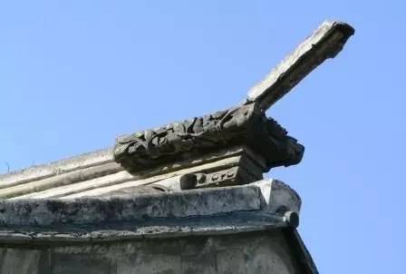 清水脊清水脊结构图雀替:是位于檐柱和檐枋之间的木构件,在力学上有