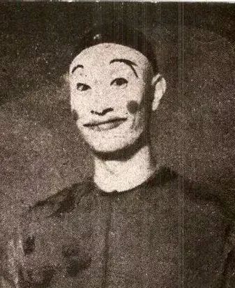 40年代,京剧盛演《蝴蝶梦99大劈棺》,群众喜之而识者嗤之.