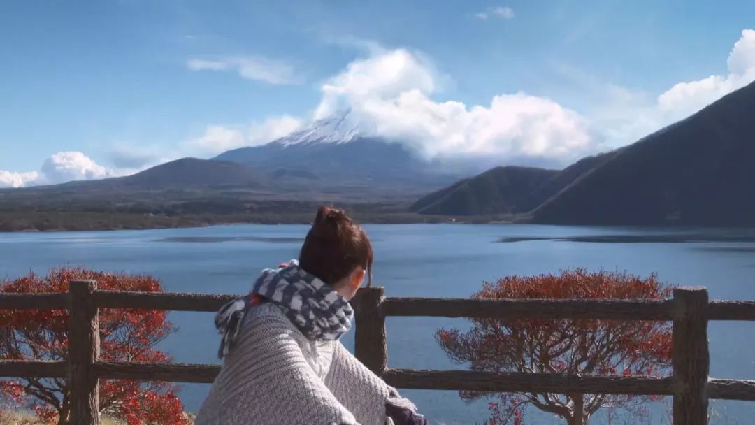 女高中生们的野外生存摇曳露营推出真人版