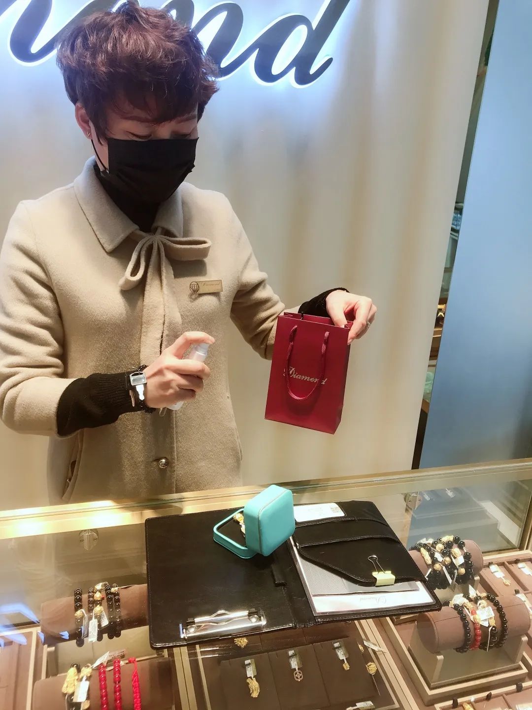 地址:阳泉市新天地一层戴梦得珠宝名店