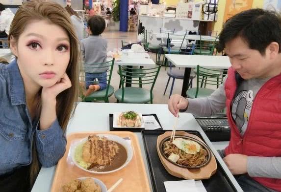 娱乐圈美女与野兽cp:被称狐狸名模,嫁10亿富豪甘心做后妈!_殷琦