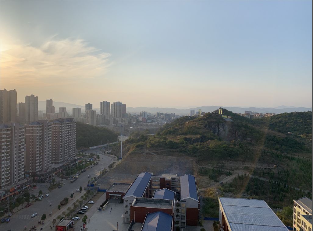 大寧府一期位於南部生態新城,寧遠唯一市政示範公園——蓮花山公園旁