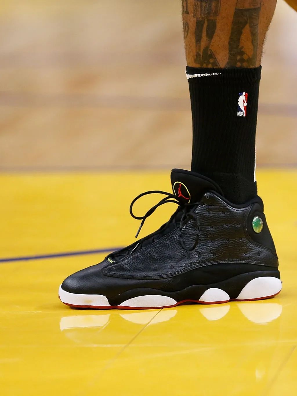 18」reebok的经典球鞋正在被哈雷尔逐一带回球场