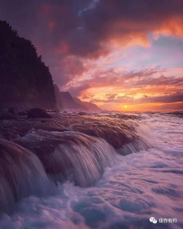 与众不同的拍摄风格,拍出了如此平静如梦境的超现实风景