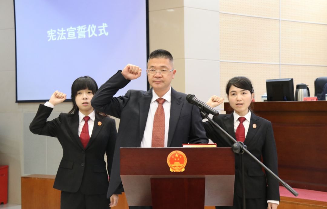 决定:免去林燕枝的福州市长乐区人民政府副区长职务