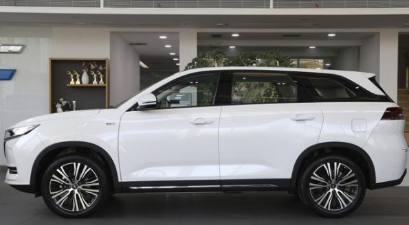 5t gdi发动机的紧凑型suv,长安欧尚x7官方指导价格为7.77-11.