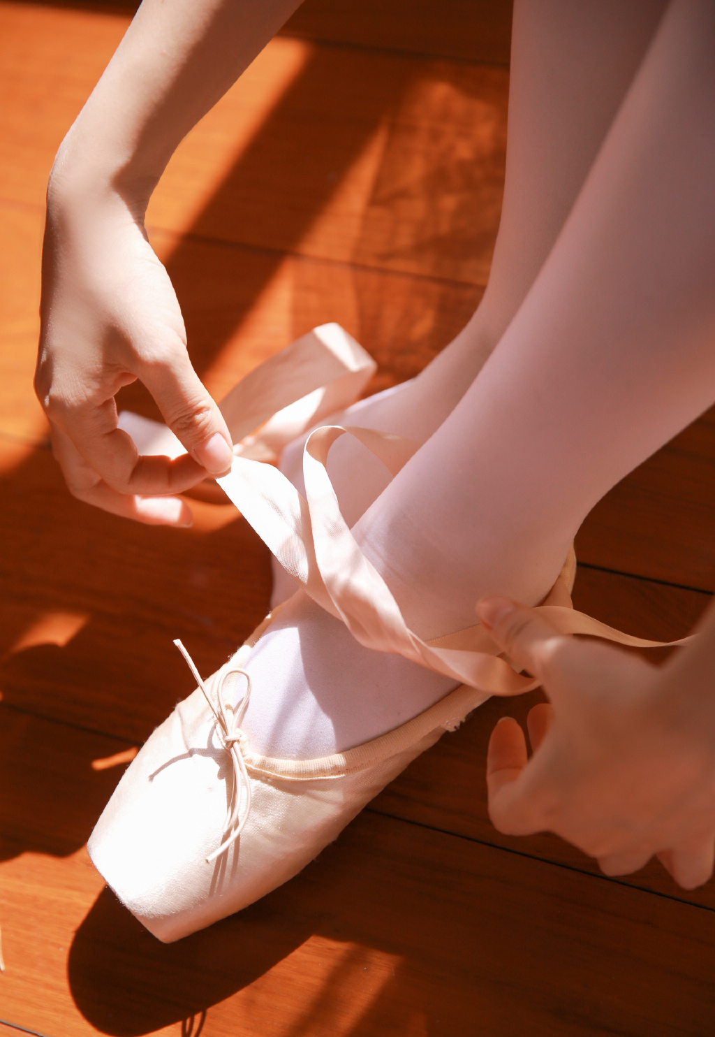 舞蹈女孩憧憬美好