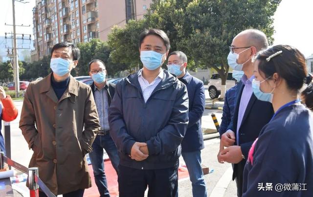 刘刚督导社区院落和景区疫情防控工作