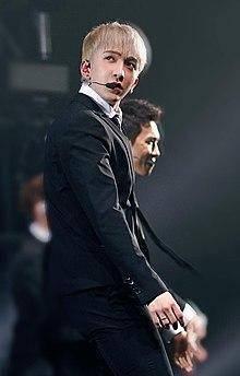 香港人气组合三成员分别推出个人单曲曲风各有特色凸显个人特质