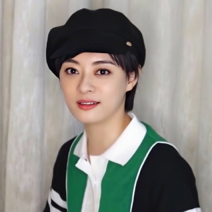 原创孙俪终于不像假小子留长发戴贝雷帽超甜美罗晋蓄胡须变成熟