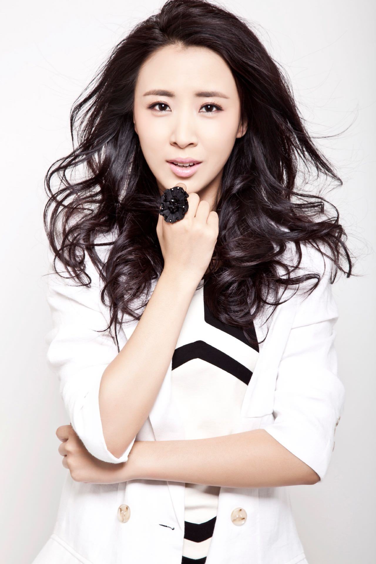 明星李悦溪,娱乐圈影视演员,被誉为荧幕的中国好媳妇
