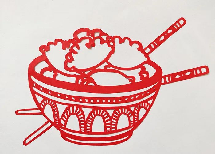 吃饺子看春晚阖家团圆,张灯结彩,欢天喜地过大年.