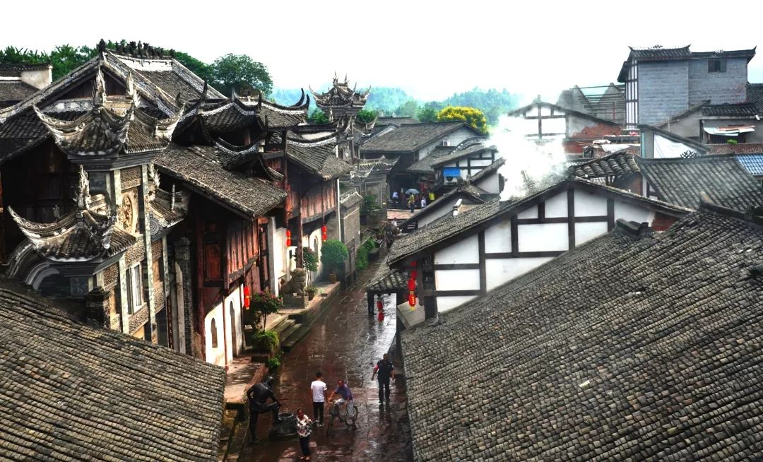 安居原名"赤水县",始建于隋开皇八年(公元588年),明朝时更名为安居县.