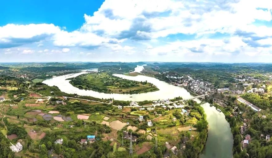 安居原名"赤水县",始建于隋开皇八年(公元588年),明朝时更名为安居县.