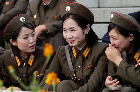 好姐妹女交警这步伐女交警女上尉美女站岗的女兵女水兵飒爽英姿这个是