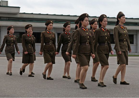 朝鲜的女兵,各个都很漂亮