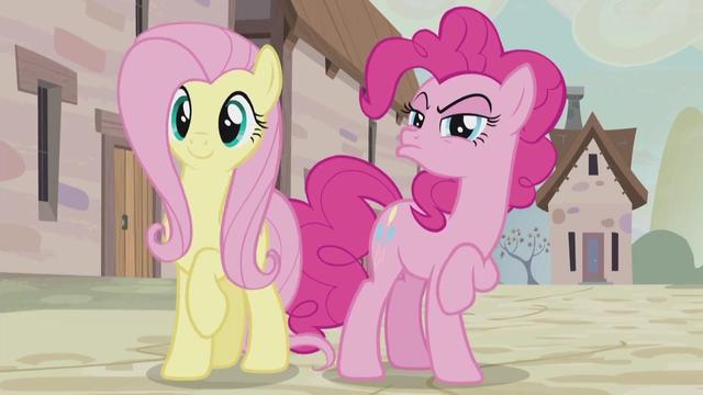 小马宝莉柔柔好可爱小镇的居民一起跳舞柔柔还跟着摇脑袋