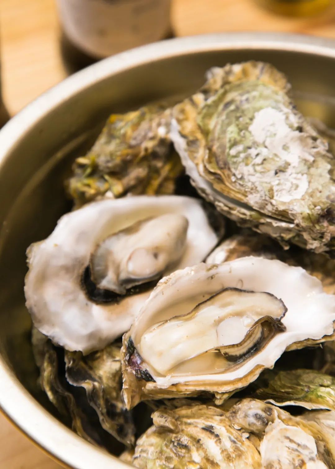 『 蒜香珍珠蚝』开蚝屋家的蒜香珍珠蚝,蒜蓉下的足极了!