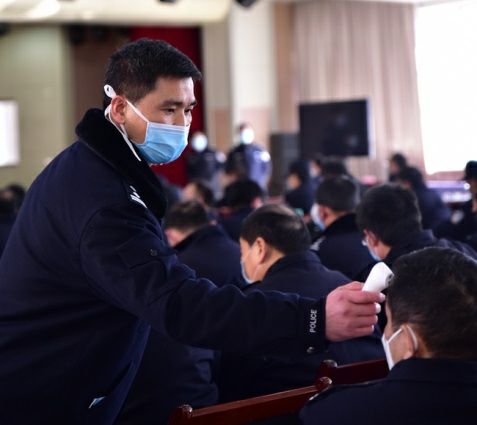 为党旗添彩蜀山监狱双警家庭一起战疫