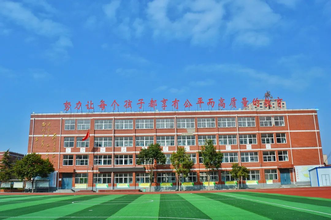 校园春色关不住 瘟疫过后再相聚_桃李