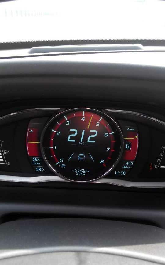 不吹牛你开车最快开到了多少时速网友直接上图爆表