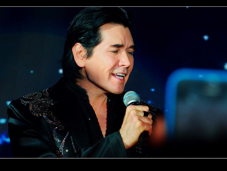 费翔年龄:57岁提起费翔,那绝对是这一代所有90后母亲的男神了.