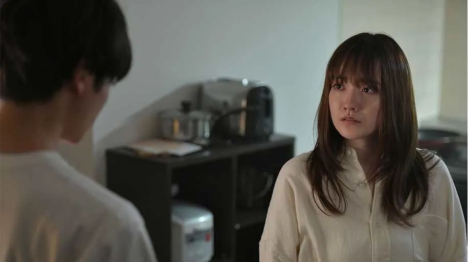 我们很快又回到了以往的恋爱轨道,大多数时间里,都是靠长途电话来维系